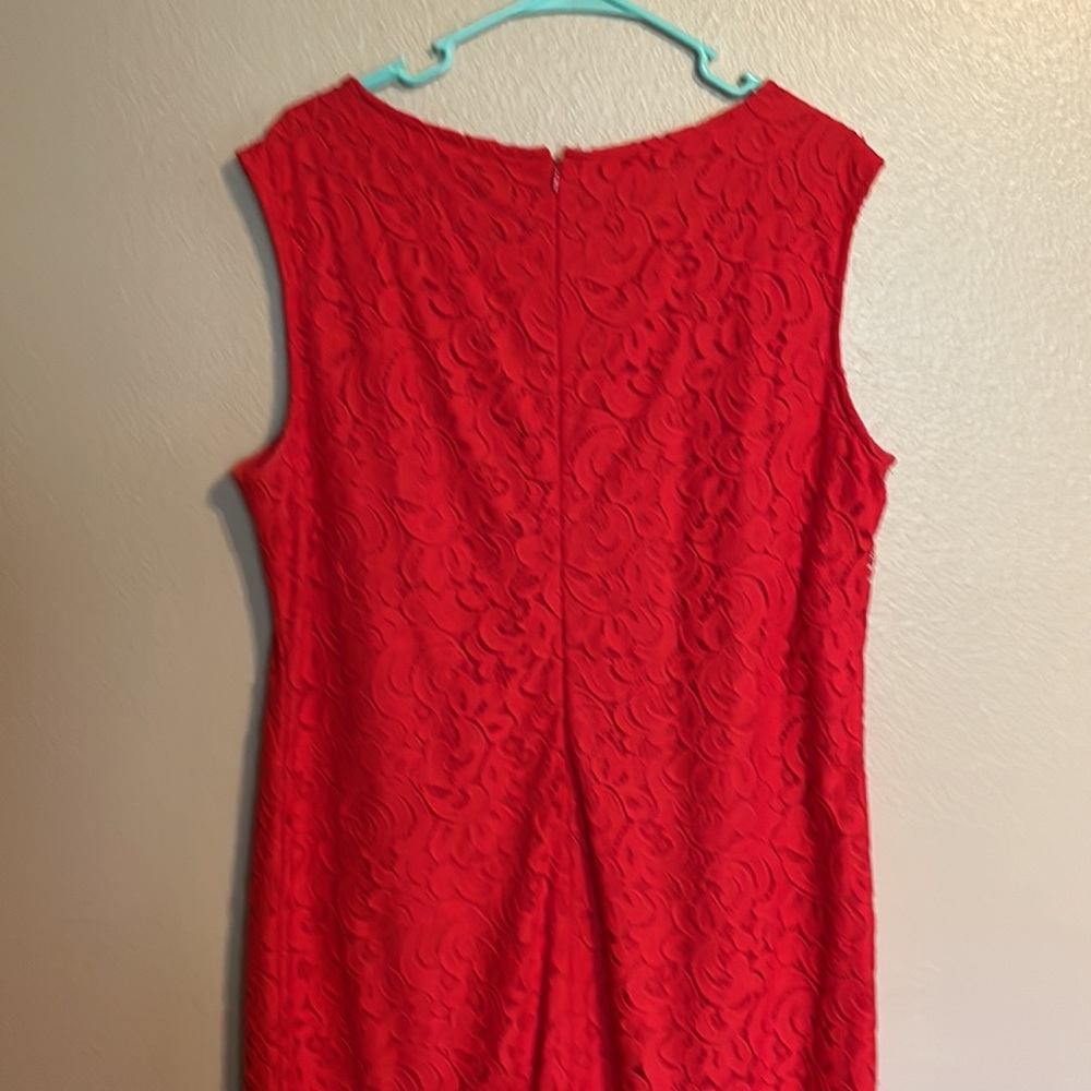 Ladies dress - Picture 3 of 3